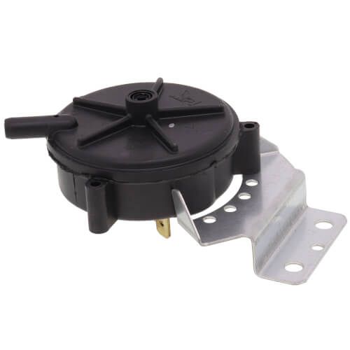 Goodman-Amana 0130F00110 - Pressure Switch Green -1.35"Wc
