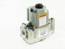Lennox 13H06 - ( 13H0601 ) VALVE, GAS