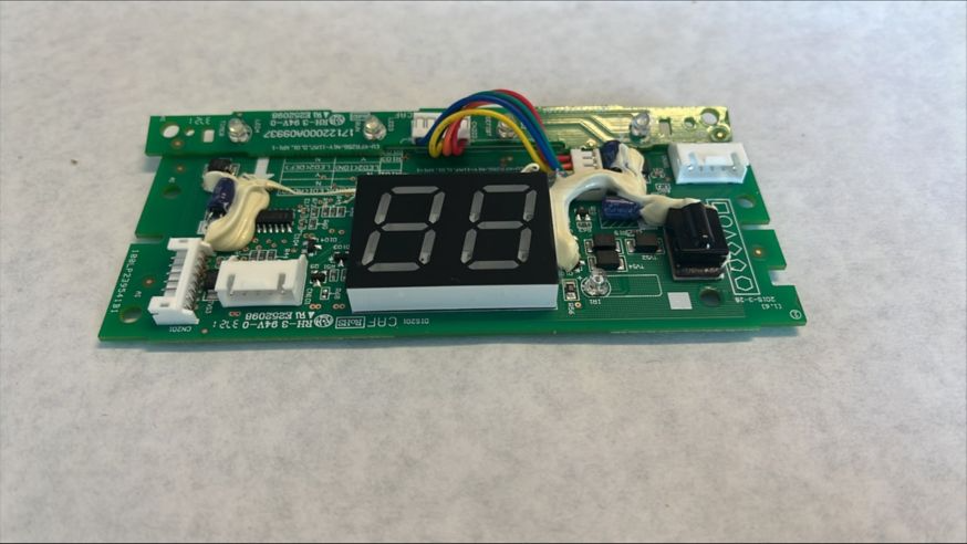 Lennox Y8469 - 17122000A14495, Display Panel