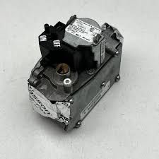 Carrier EF32CW213 - 1/2" Natural Gas Valve. 3.5" WC (24V)