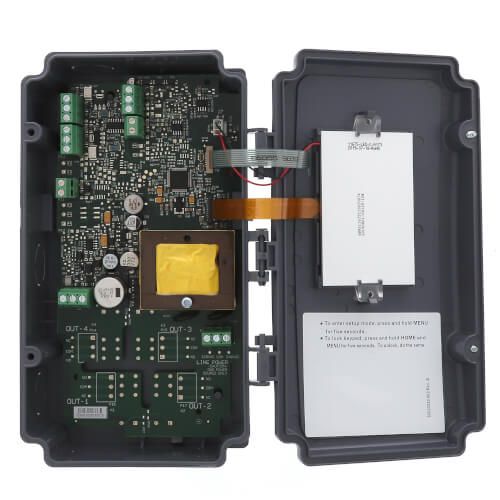 Honeywell T775M2006 - Electronic Temperature Controller with 2 Temperature Inputs, 2 Analog Outputs, 1 Sensor Included