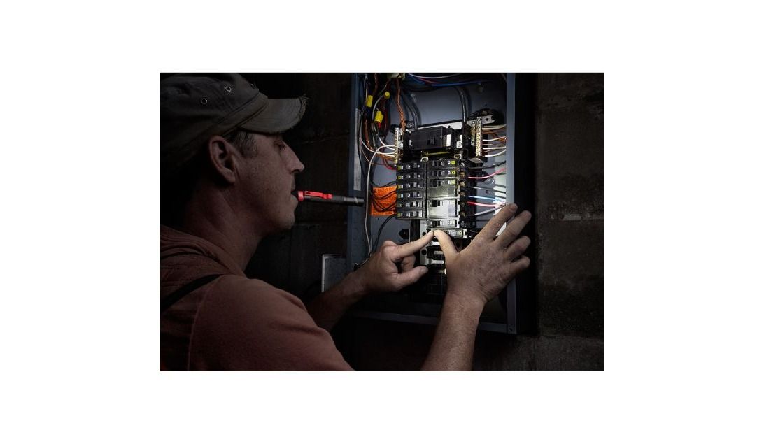 Lennox Y9570 – Milwaukee 2105 LED Penlight, 100 Lumens, Aluminum Body, Clip-On Compact Work Light, OEM HVAC Service Tool